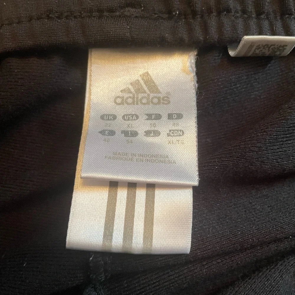 Women’s Adidas XL shorts